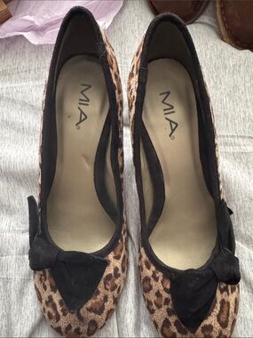 MIA Leopard-Print Bow Flats in Brown and Black